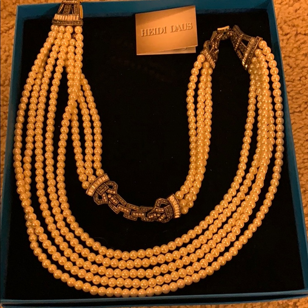 Heidi Daus pearl necklace